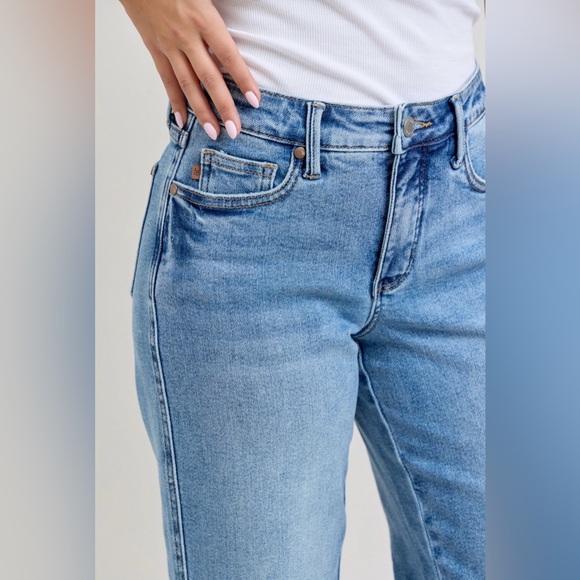 MAKE OFFER Judy Blue Petite Mid-Rise Straight Leg Women's Jeans - Picture 2 of 7